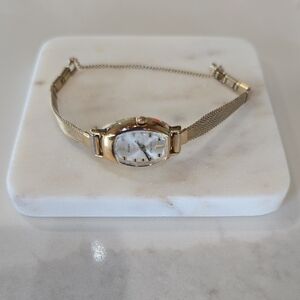 Timex, Gold-Tone Mesh Band Vintage Women's Times Watch